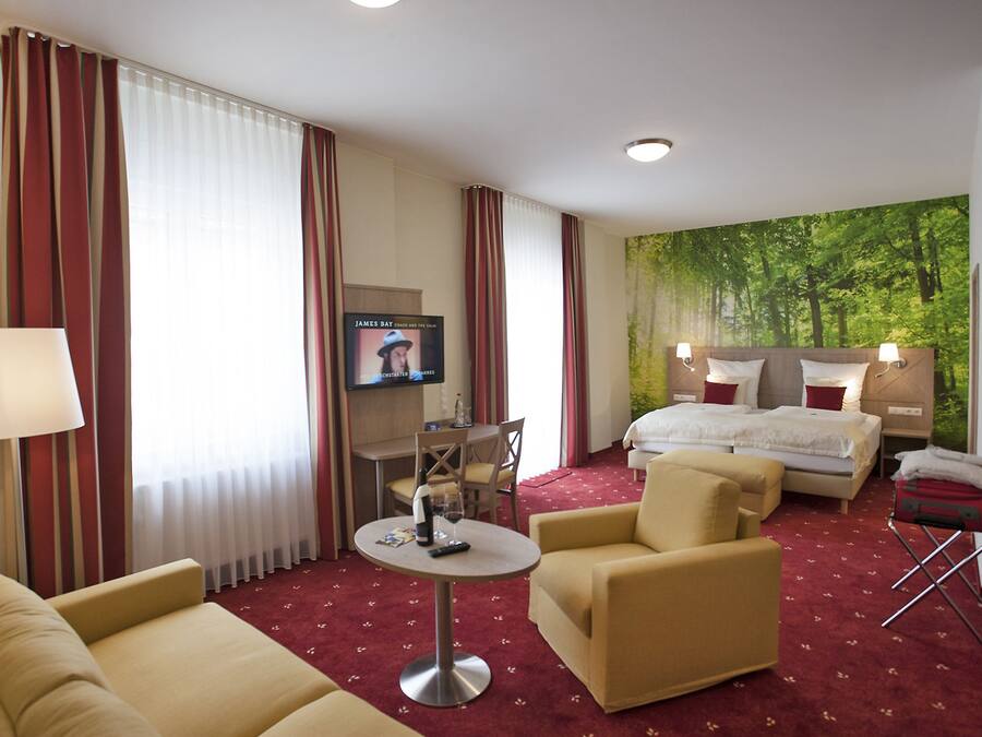 Double Room (Natur) | Desk, iron/ironing board, free WiFi, bed sheets