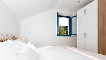 Villa, toegang tot zwembad | Select Comfort-bedden, een strijkplank/strijkijzer, reisbedje