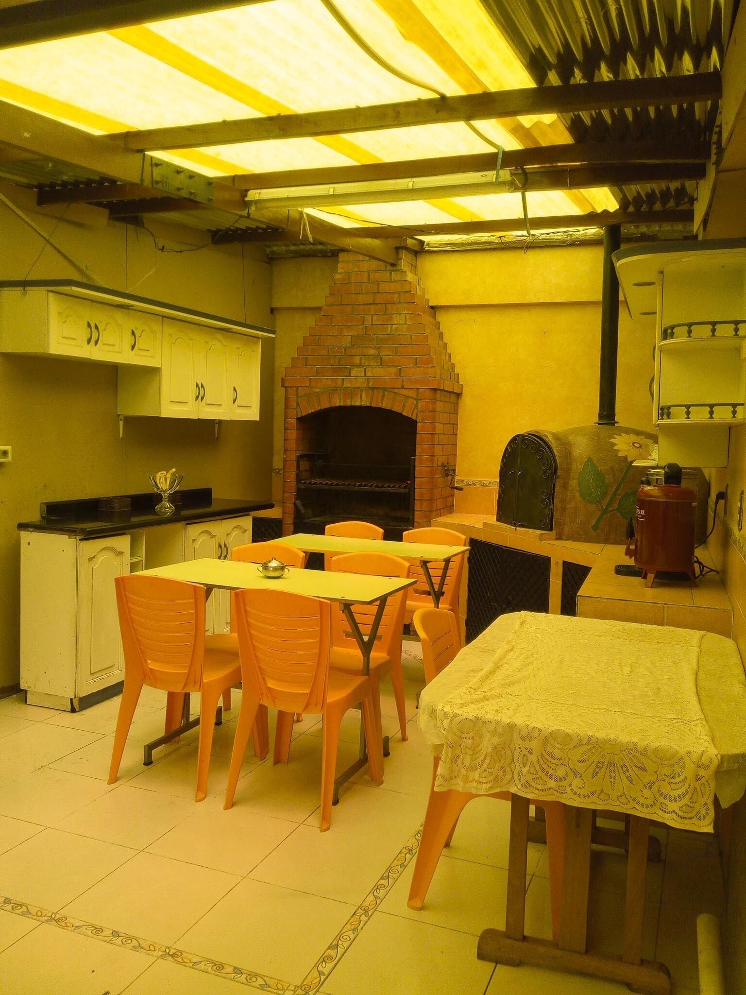 Fridge, oven, stovetop, cookware/dishes/utensils