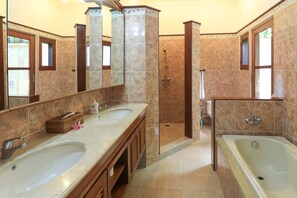 Villa, 2 Bedrooms | Bathroom