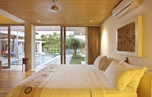 5 bedrooms, desk, free WiFi - Sunset Paradise Villa Uluwatu (Pecatu)