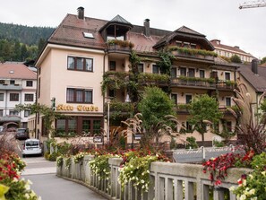 Exterior - Hotel Restaurant Alte Linde (Bad Wildbad)