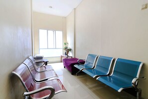 Interior entrance - Bedur Homestay Syariah (Bekasi)