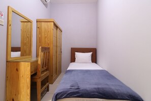 Free WiFi, bed sheets