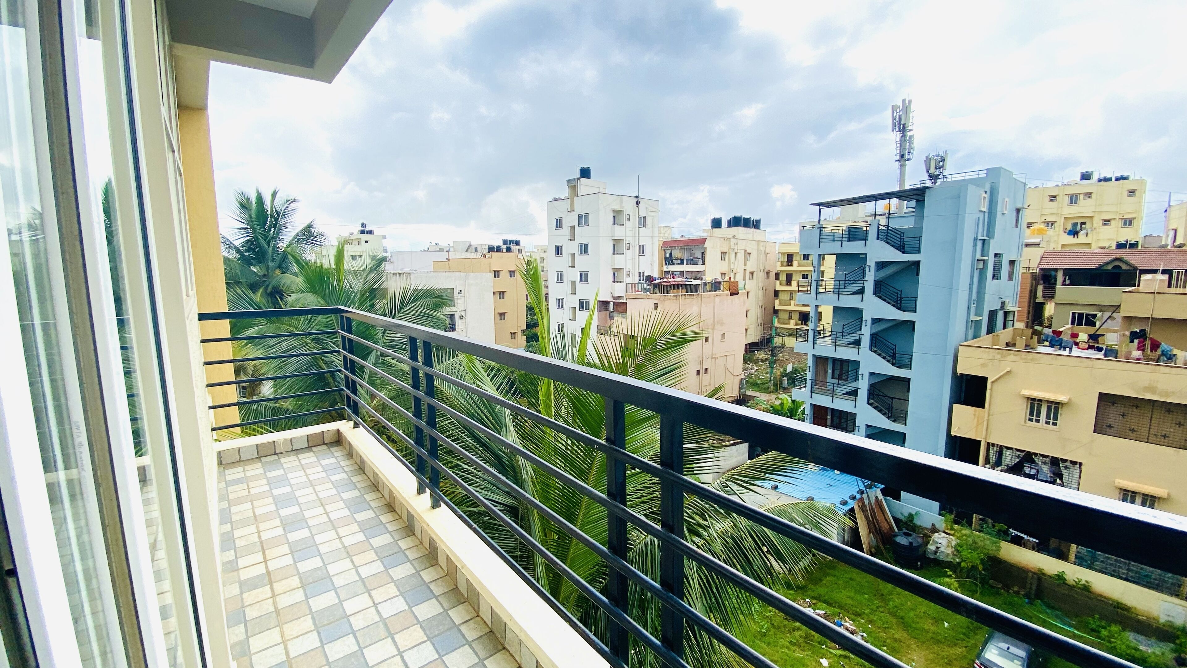 行政開放式客房 | 高級寢具、記憶棉床墊、房內夾萬、獨特設計