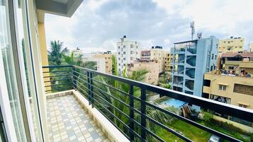 Executive Studio | 1 bedroom, premium bedding, memory foam beds, in-room safe