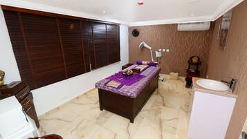 Couples treatment rooms, sauna, steam room, hot springs, Turkish bath