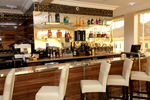 3 bars/lounges, rooftop bar - The Wells Carlton Hotel and Apartments (Abuja)