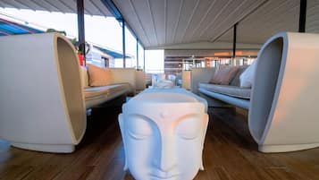 3 Bars/Lounges, Bar auf der Dachterrasse