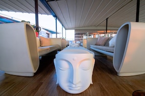 3 Bars/Lounges, Bar auf der Dachterrasse