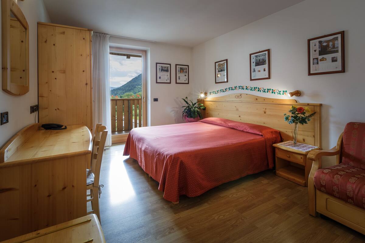 Individually decorated, individually furnished, cots/infant beds