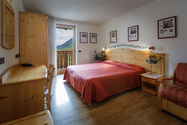 Individually decorated, individually furnished, cots/infant beds