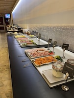 Desayuno buffet diario (SEK 100 por persona)