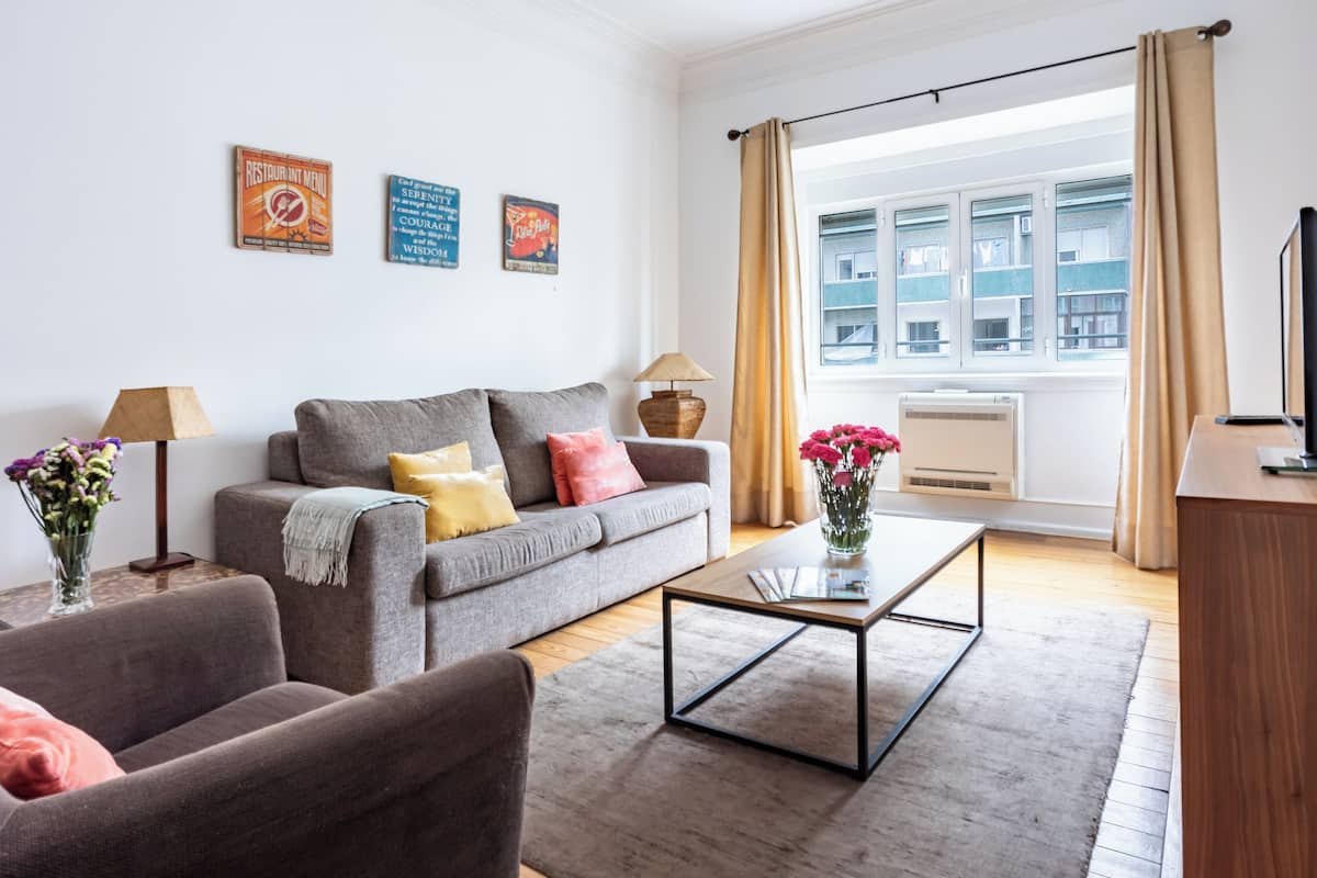 Family Apartment, 4 Bedrooms, Balcony, City View (III)