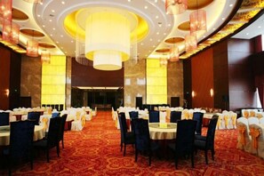Unclassified image, 5 of 20, button - Tiangui Zhongzhou International Hotel (Neixiang)