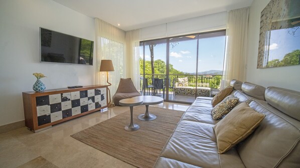 Roble Sabana 105 - Luxury Apartment | Living area