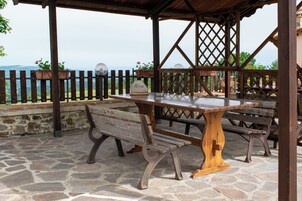 Vila superior, piscina particular, vista para a piscina | 8 quartos, individualmente decorados, individualmente mobiliados