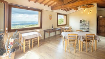 Villa Superior - privat pool - utsikt mot poolen | Matsal