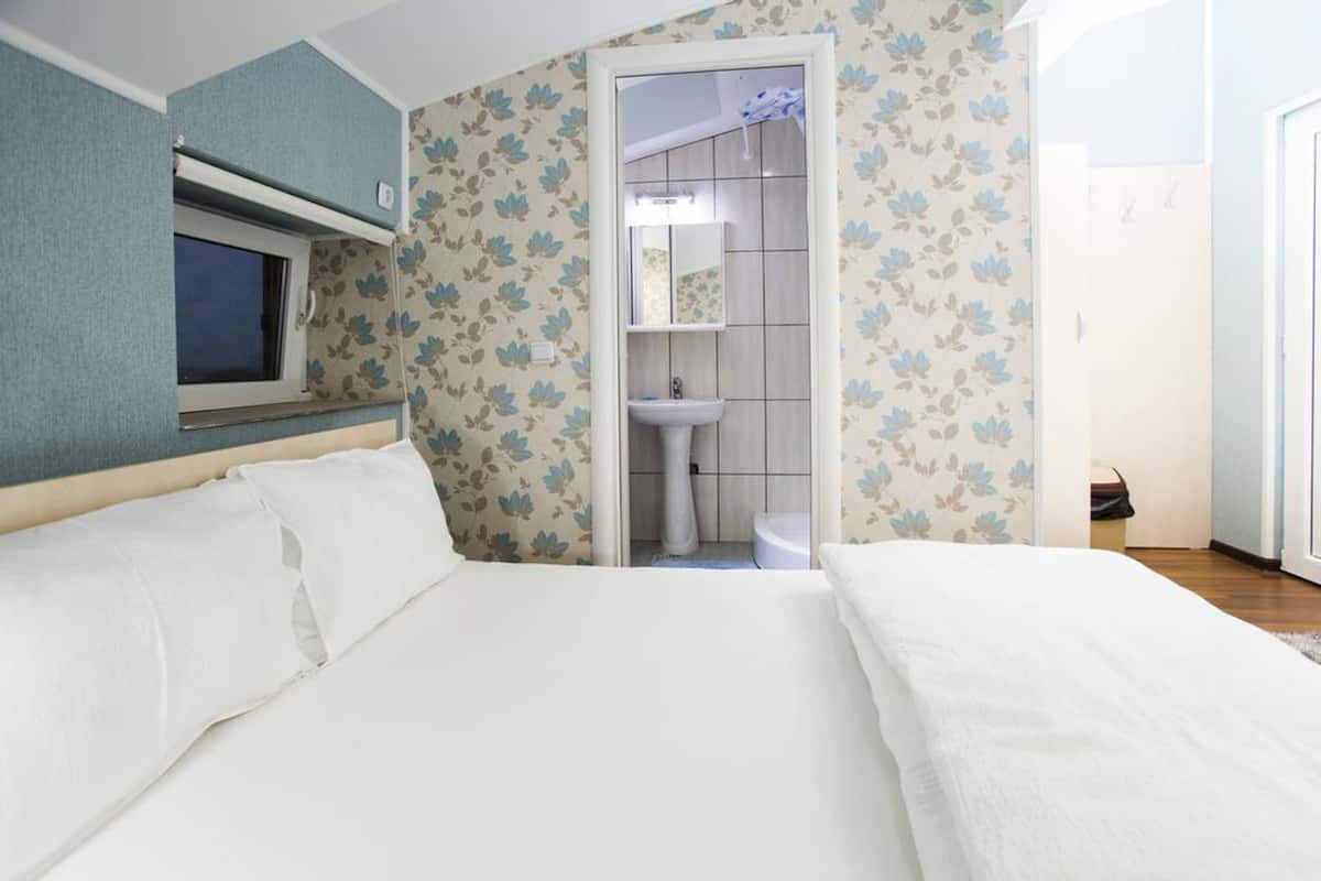 Superior Single Room, 1 Katil Ratu (Queen), Non Smoking | Seterika/papan seterika, Wi-fi percuma, cadar katil