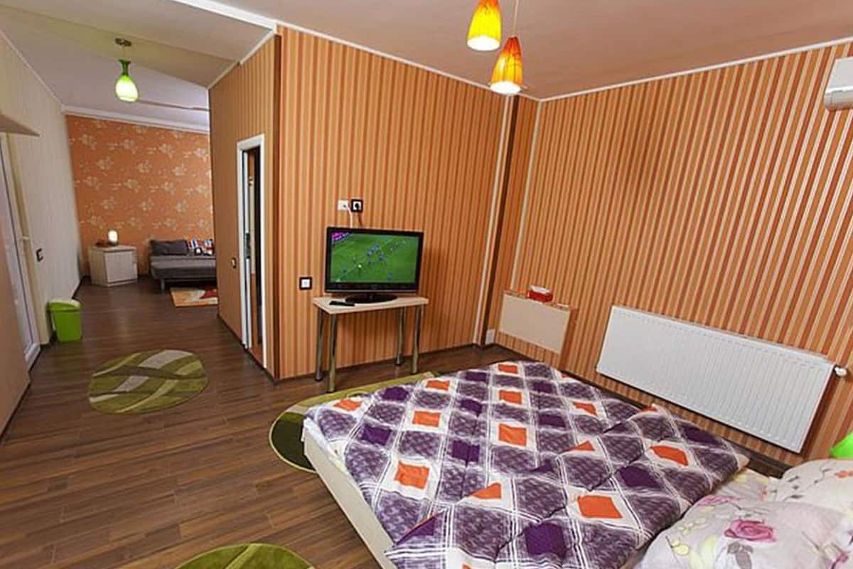 Standard Suite, 1 Katil Ratu (Queen) dengan Katil Sofa, Non Smoking | Seterika/papan seterika, Wi-fi percuma, cadar katil