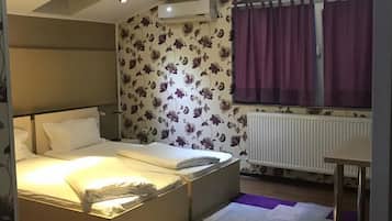Standard-Doppel- oder -Zweibettzimmer, Nichtraucher | Bügeleisen/Bügelbrett, kostenloses WLAN, Bettwäsche