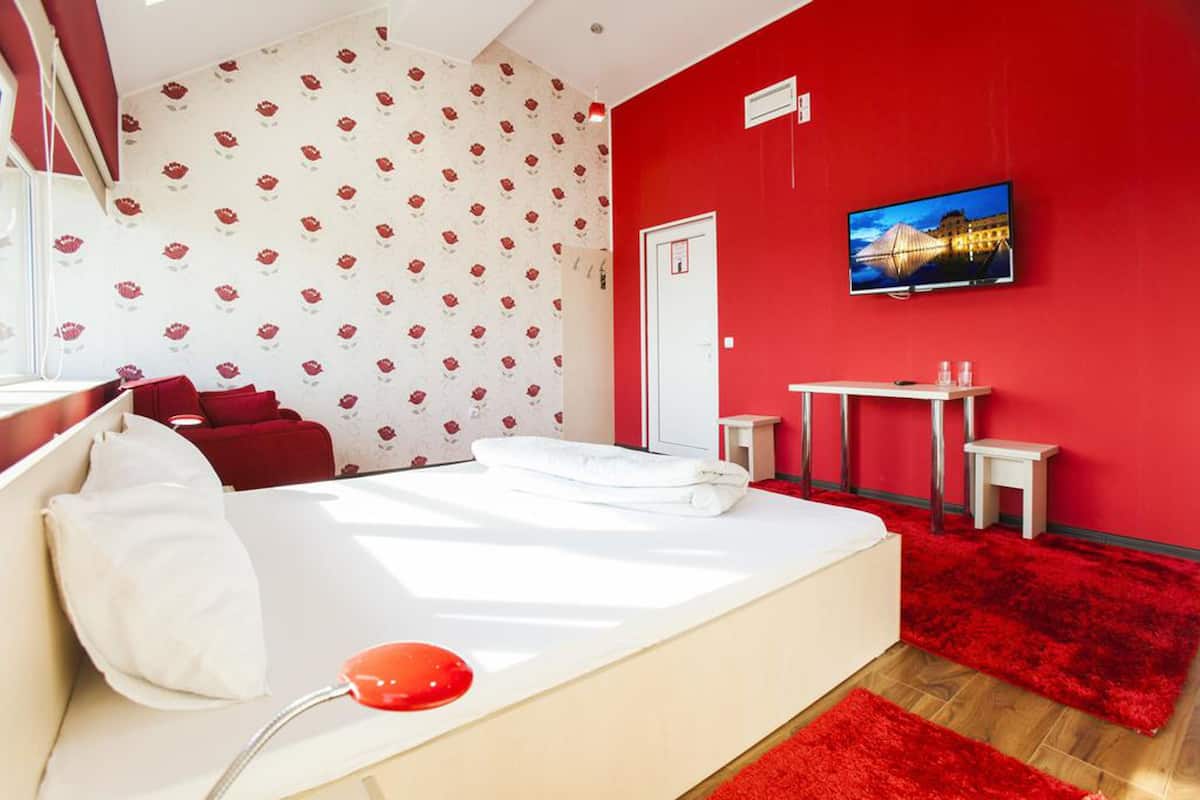 Superior Double or Twin Room, Non Smoking | Seterika/papan seterika, Wi-fi percuma, cadar katil
