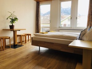 Apartemen Basic, 1 kamar tidur | Meja kerja, Wi-Fi gratis, dan seprai linen