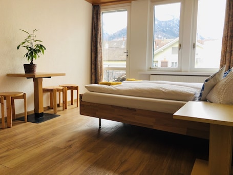 Basic Apartment, 1 Bedroom | Desk, free WiFi, bed sheets