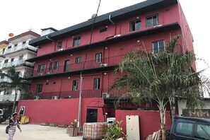 واجهة المنشأة