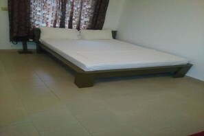 Standard Room, 1 Queen Bed, Non Smoking