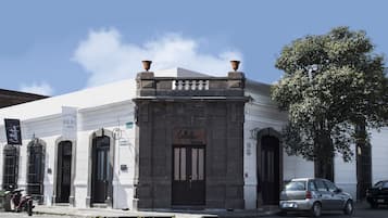 Façana frontal de l'allotjament