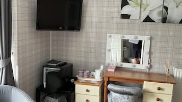 Comfort Double Room | Blackout drapes, iron/ironing board, free WiFi, bed sheets