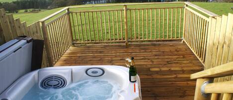 Bañera de hidromasaje exterior