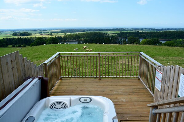 Cottage, 1 King Bed | Balcony