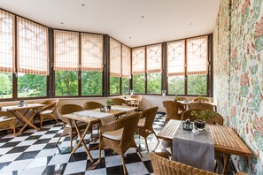 Daily buffet breakfast (EUR 15 per person)