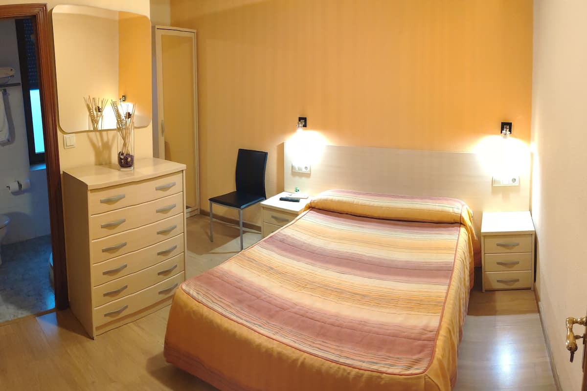 Chambre Double | Wi-Fi gratuit, draps fournis