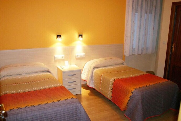 Twin Room | Free WiFi, bed sheets