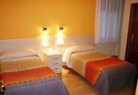 Twin Room. Hostal Hispánico I