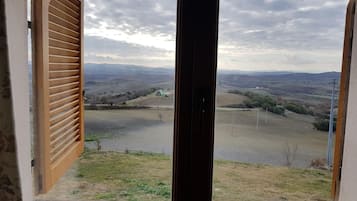 Työpöytä, äänieristys