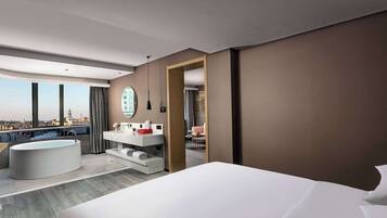 Minibar, in-room safe, iron/ironing board, free WiFi