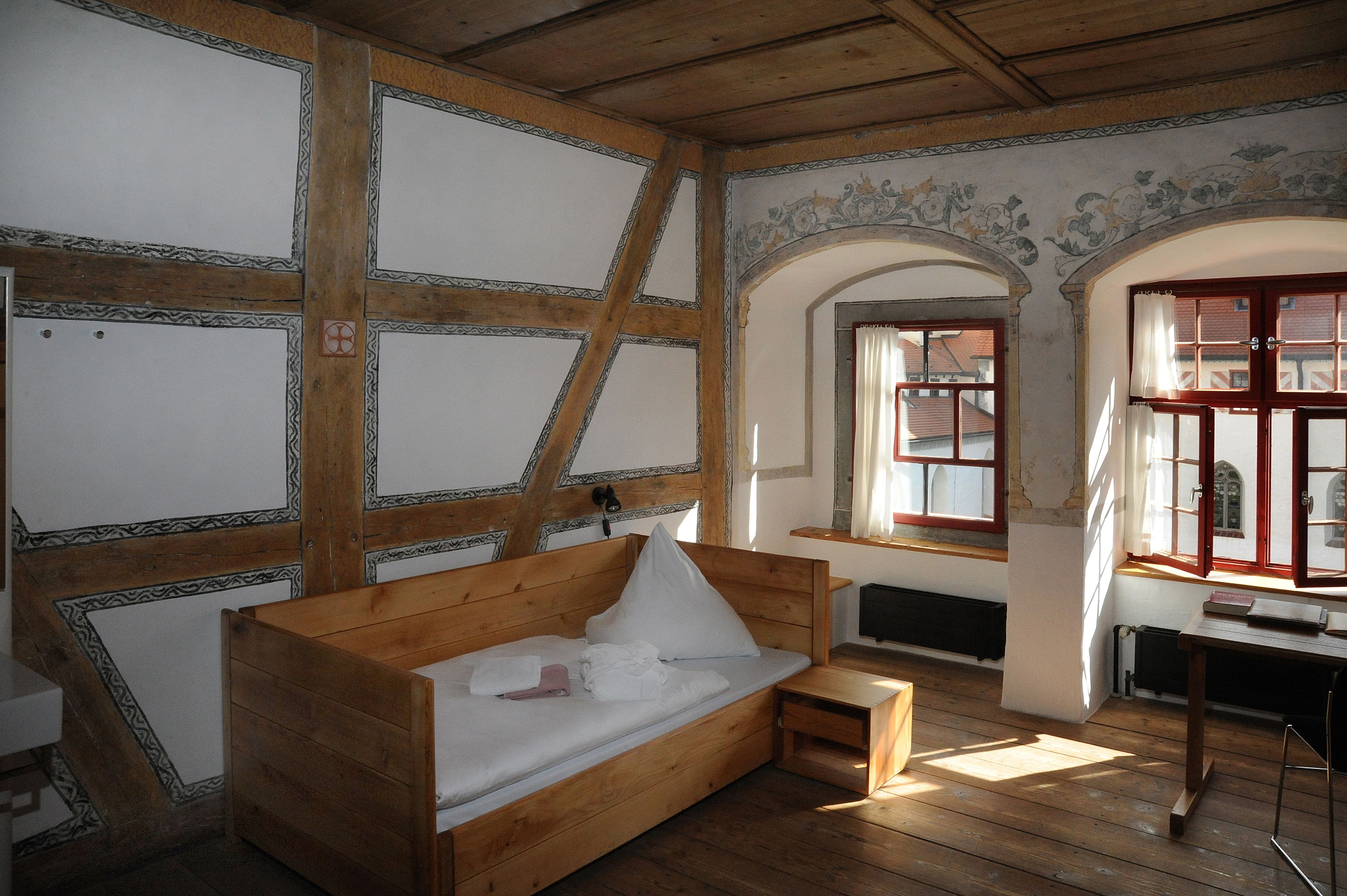 Hypo-allergenic bedding, desk, bed sheets