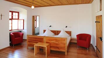 Hypo-allergenic bedding, desk, bed sheets