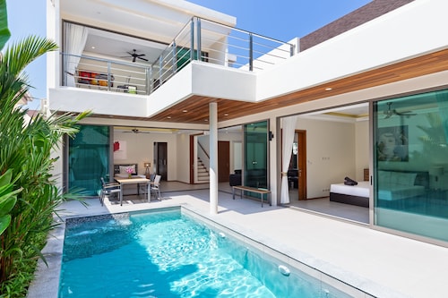 エクスクイジット タイ バリニーズ プール ヴィラ ミカ