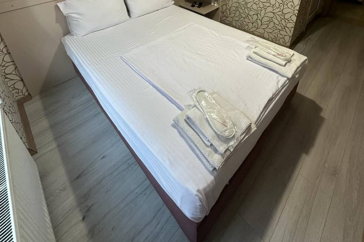 Basic Single Room | Frette Italian sheets, premium bedding, soundproofing, free WiFi