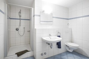 Bathroom - Landgasthof Krone (Offingen)