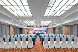 Ballroom - Phoenix International Hotel (Fenghuang Ancient Town Branch) (Fenghuang County)