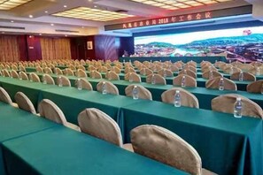 Unclassified image, 3 of 55, button - Phoenix International Hotel (Fenghuang Ancient Town Branch) (Fenghuang County)