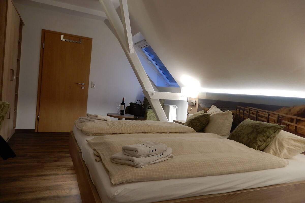 classic triple room | hypo-allergenic bedding, minibar, in-room safe, desk