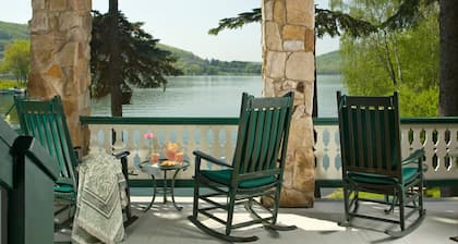 Lake Pointe Inn