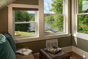 Romantic Single Room, 1 King Bed, Jetted Tub, Lake View | Egyptian cotton sheets, premium bedding, pillowtop beds